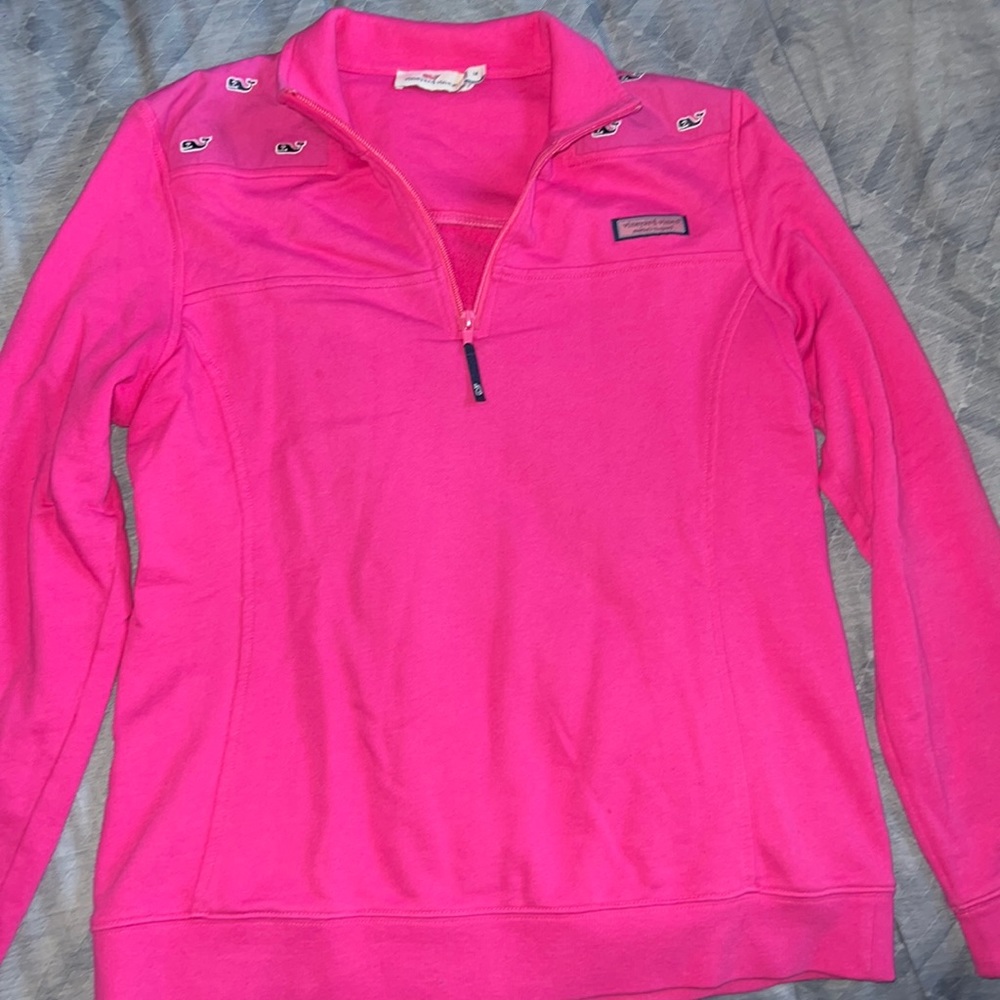 Vineyard Vines 1/4 zip shep shirt. Size medium.